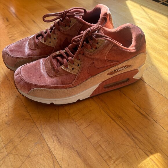 Nike Air Max 90 LX in dusty peach + beige - Picture 8 of 9